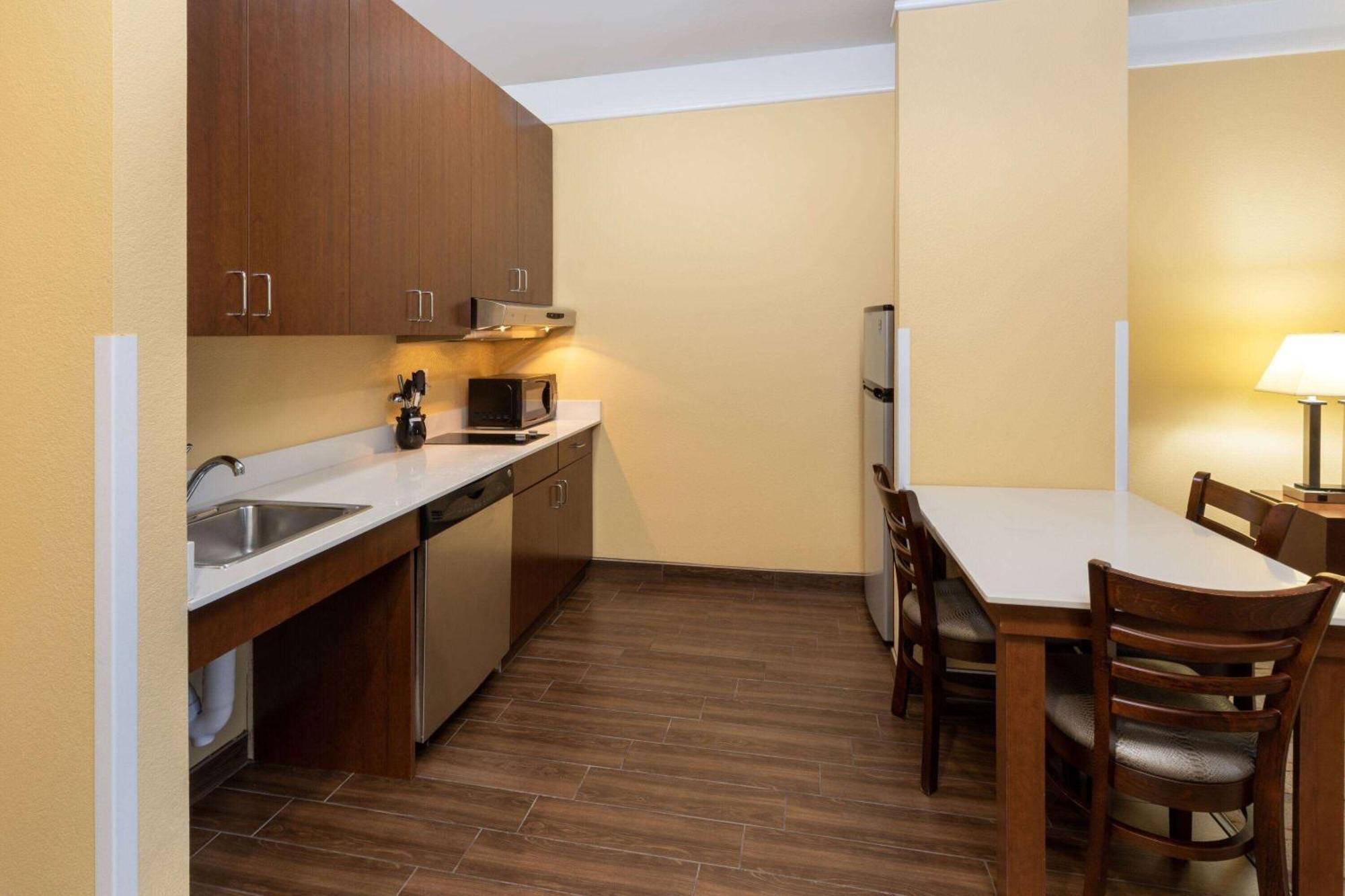 La Quinta By Wyndham Houston Nw Beltway8/Westrd Hotel Jersey Village Bagian luar foto
